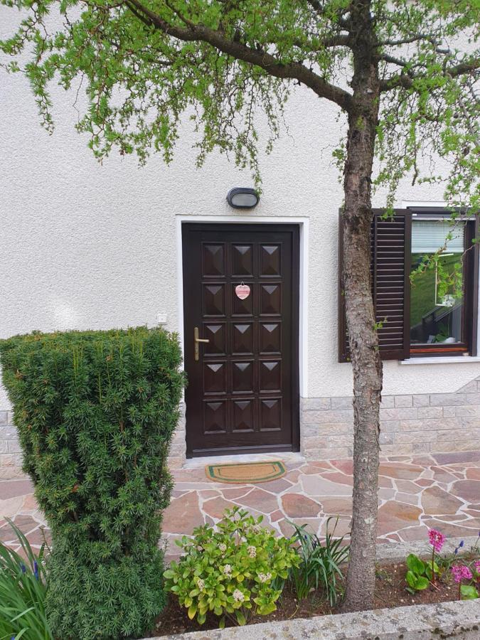 בובק Homestay Ostan מראה חיצוני תמונה
