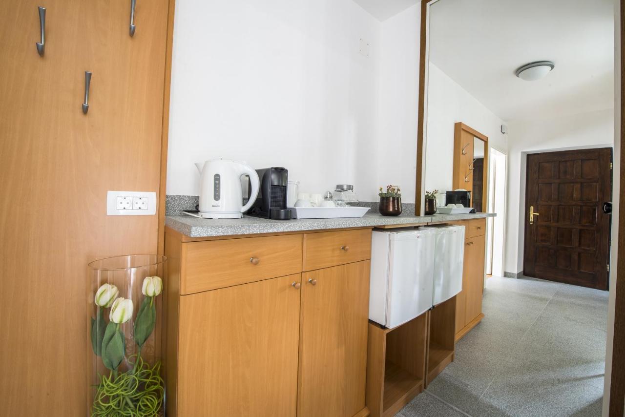 בובק Homestay Ostan מראה חיצוני תמונה