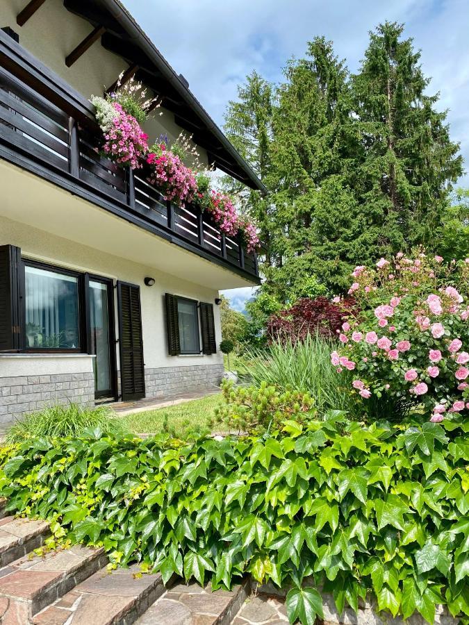 בובק Homestay Ostan מראה חיצוני תמונה